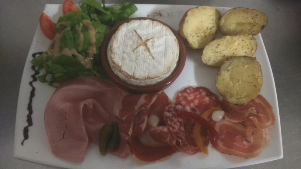 Hotel Restaurant Lancheton Saint-Julien-Mont-Denis 외부 사진